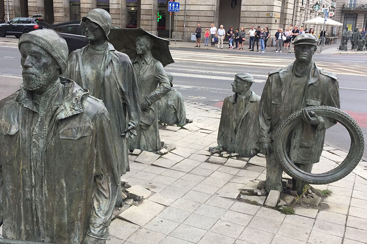 L’autore è l’artista polacco Jerzy Kalino.