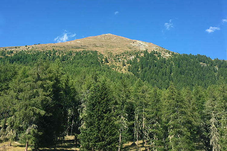 Al lago di Literan è bello e poetico andare con il pranzo al sacco