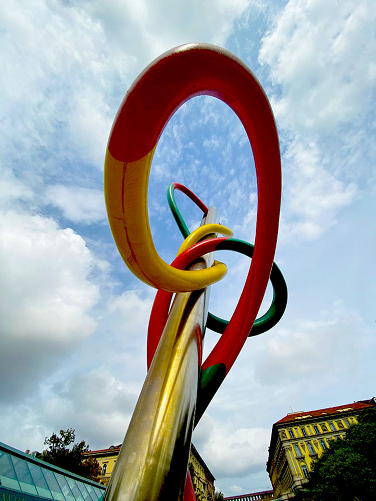 Ago, filo e nodo venne inaugurata nel 2000.