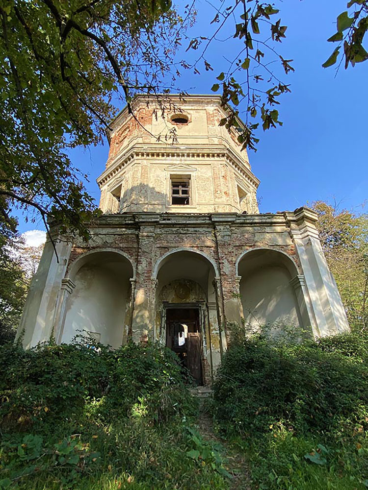  Chiesa della Madonna delle Vigne e lo Spartito del diavolo.