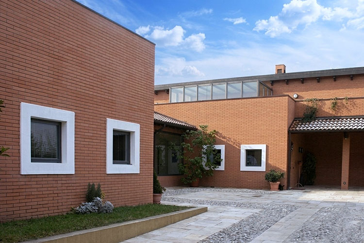 Progettazione di una villa unifamiliare a Oleggio in mattoni a vista