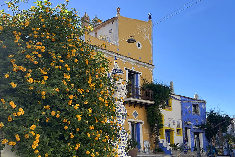 Case colorate in Sicilia